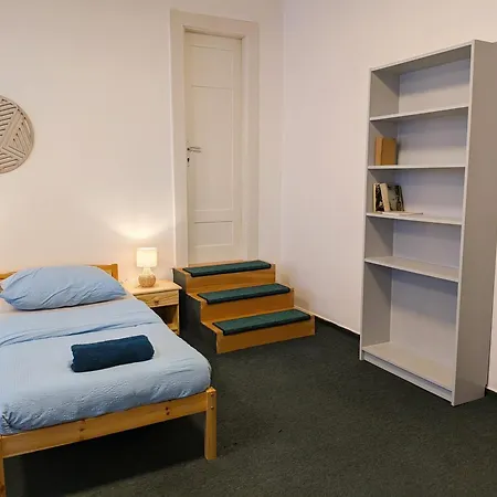 Farského Kolej 3*
